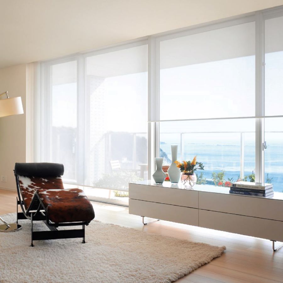 ม่านม้วนกัน UV และกันร้อน: จำเป็นแค่ไหนสำหรับบ้านในไทย?